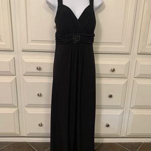 En Focus - floor length after five dress Empire style